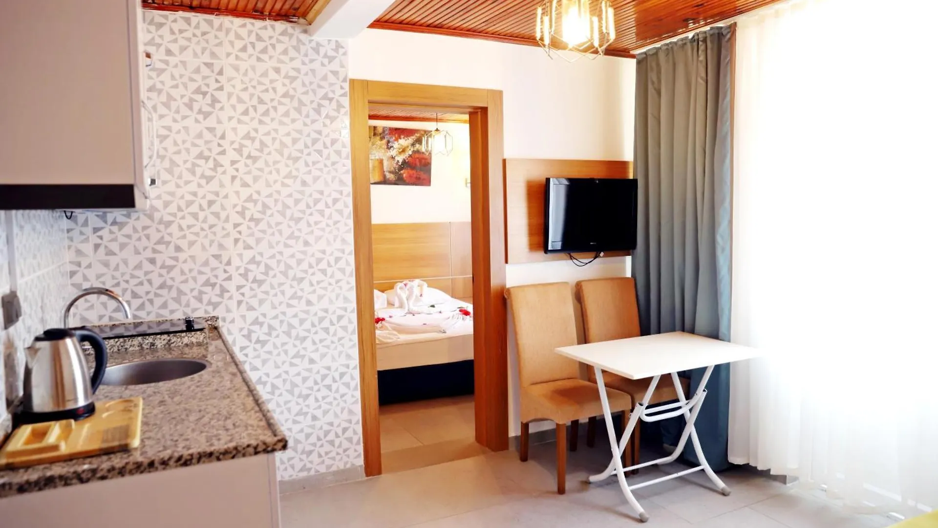 Akin Apart And Hotel Antalya 0*,